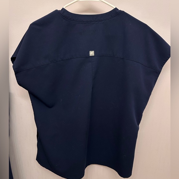 Fabletics Navy Scrub Set - Picture 8 of 12